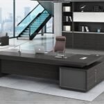 مكتب مدير إداري عصري بتصميم فاخر