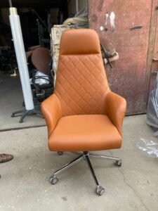 ⁦كرسي مدير جلد مستورد عالي الجوده⁩ - الصورة ⁦2⁩