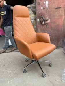 ⁦كرسي مدير جلد مستورد عالي الجوده⁩ - الصورة ⁦3⁩