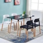 ⁦سفرة مطبخ مودرن مستوردة  4 كراسي أبيض وأسود – ترابيزة مستطيلة بأرجل خشب⁩ - الصورة ⁦2⁩