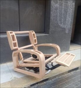 ⁦كرسي ليزي بوي استرخاء فاخر بلون أوف وايت – دوران وهزاز مع خاصية الشازلونج⁩ - الصورة ⁦7⁩