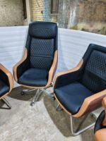 ⁦كرسي مدير فاخر جلد مستورد  – راحة وأناقة للمكاتب التنفيذية⁩ - الصورة ⁦3⁩