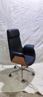 ⁦كرسي مكتب جلد مستورد مريح للظهر والرقبة⁩ - الصورة ⁦4⁩