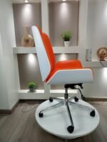 ⁦كرسي مدير مودرن جلد فاخر لون ثنائي مميز – تصميم عصري  للمكاتب الحديثة⁩ - الصورة ⁦4⁩