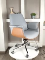 ⁦كرسي مدير جلد فاخر بذراعين مريح – تصميم مودرن أنيق للمكاتب التنفيذية⁩ - الصورة ⁦4⁩