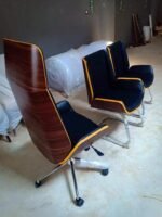 ⁦كرسي مكتب جلد مستورد مريح للظهر والرقبة⁩ - الصورة ⁦5⁩