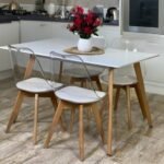 ⁦كرسي سفرة اكريليك شفاف مودرن – تصميم فاخر ضد الكسر بلمسة عصرية⁩ - الصورة ⁦2⁩