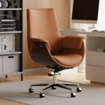 كرسي مكتب إداري فاخر بتطعيمات فورمايكا خشبية داكنة (جوزي) - جلد بني / بني فاتح (Executive Office Chair - Cream Leather with Dark Walnut-Look Shell)