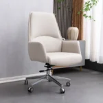 كرسي مكتب إداري متحرك بقاعدة كروم هيدروليكية - جلد كريمي / أوف وايت (High-Back Executive Swivel Office Chair - Cream / Off-White Leather)