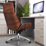 كرسي مكتب إداري فاخر بظهر مرتفع وهيكل خشب الجوز المنحني وقاعدة كروم - جلد أسود (High-Back Executive Office Chair with Walnut Bentwood Shell - Black Leather)