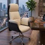 كرسي مكتب إداري فاخر ثنائي اللون - أوف وايت ورمادي داكن (High-Back Executive Two-Tone Chair - Cream & Dark Grey)