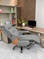 كرسي ليزي بوي مدير كهربائي - رمادي (Electric Executive Recliner Chair - Grey)