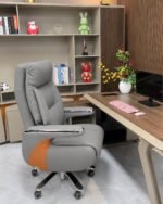 ⁦كرسي ليزي بوي مدير كهربائي - رمادي (Electric Executive Recliner Chair - Grey)⁩ - الصورة ⁦2⁩